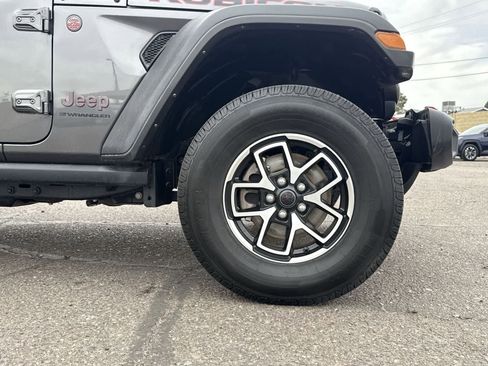 Used 2024 Jeep Wrangler Unlimited Rubicon image 11