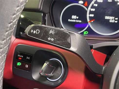 Used 2021 Porsche Cayenne Turbo image 39