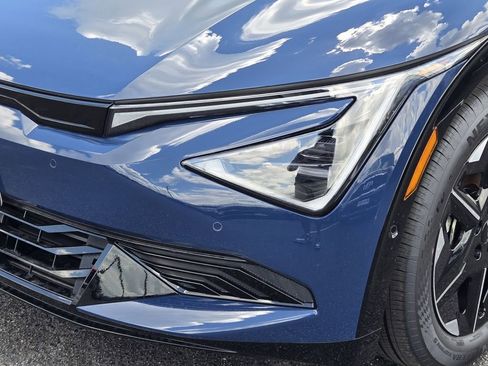 New 2025 Kia EV6 Wind image 6