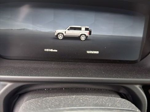 Used 2025 Land Rover Defender 110 X-Dynamic SE image 17