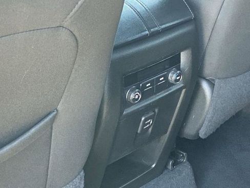 Used 2023 Chevrolet Traverse LT AWD/4WD image 16