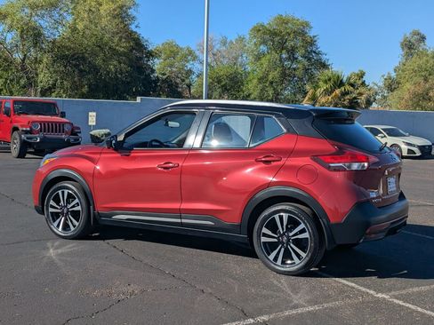 Used 2019 Nissan Kicks SR w/ SR Premium Package image 4