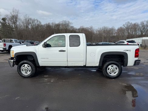 Used 2011 Chevrolet Silverado 2500 LT image 2