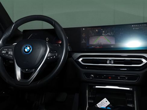 Used 2023 BMW 330e xDrive w/ Premium Package image 32