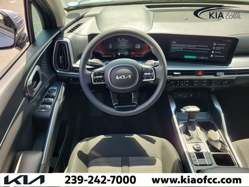 Certified 2025 Kia Sorento LX FWD image 18