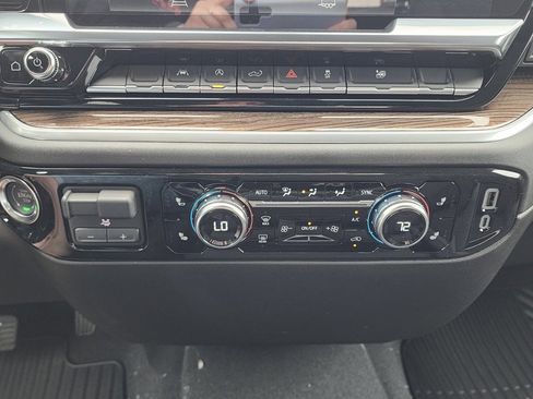 New 2026 GMC Sierra 1500 Elevation image 29