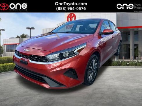 Used 2023 Kia Forte LXS w/ LXS Technology Package FWD image 1