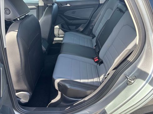 Used 2025 Volkswagen Jetta SE image 22