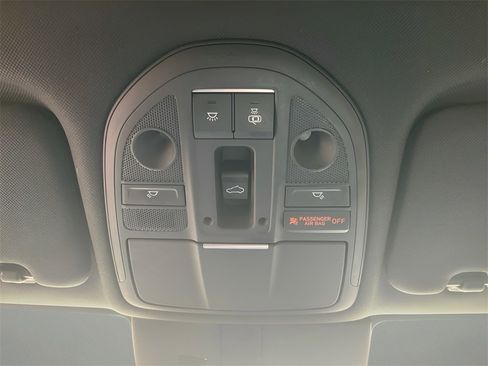 Used 2023 Genesis G70 2.0T w/ Sport Prestige Package image 30