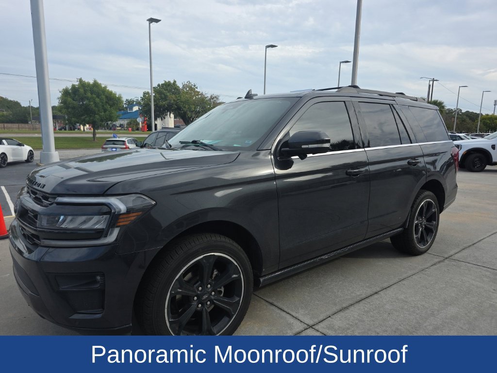 Used 2023 Ford Expedition Limited RWD image 4