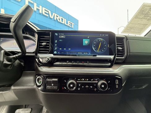 Used 2024 Chevrolet Silverado 2500 LTZ image 18