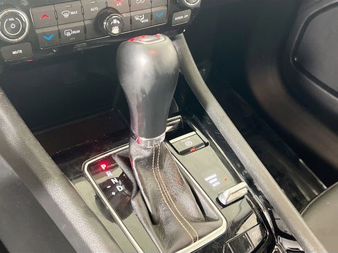 Used 2022 Jeep Compass Limited AWD/4WD image 16