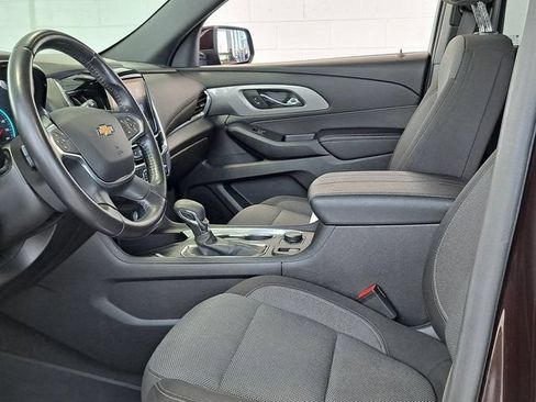 Used 2022 Chevrolet Traverse LT FWD image 23