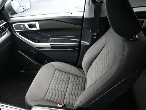 Used 2020 Ford Explorer XLT w/ Comfort Package image 11