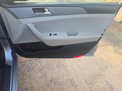 Used 2016 Hyundai Sonata SE FWD image 22