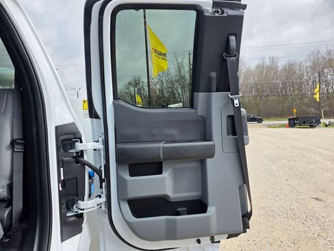 New 2026 Ford F550 4x4 Supercab Super Duty image 32