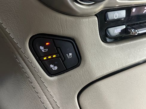 Used 2018 GMC Yukon Denali w/ Denali Ultimate Package AWD/4WD image 26