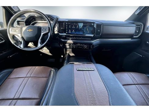 Used 2024 Chevrolet Silverado 3500 High Country w/ Technology Package image 5