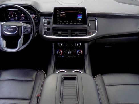 Used 2024 GMC Yukon XL SLT image 18