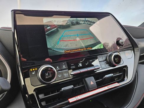 New 2025 Toyota Highlander XSE image 29