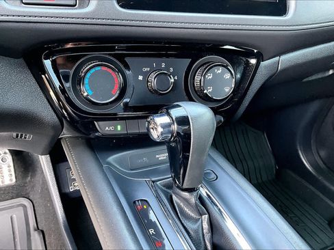 Used 2021 Honda HR-V Sport image 33