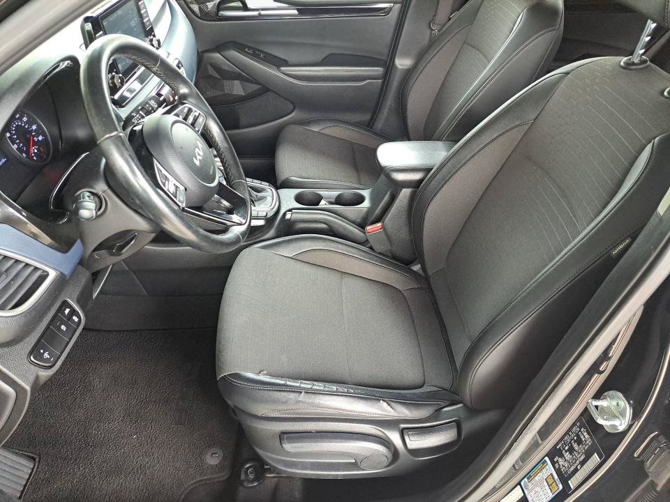 Used 2023 Kia Seltos S FWD image 11