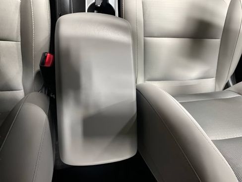 Used 2018 Hyundai Elantra Value Edition FWD image 17