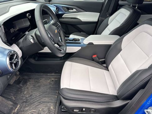 Used 2026 Chevrolet Equinox EV LT FWD image 18