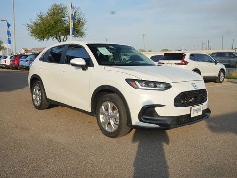 Used 2023 Honda HR-V LX image 3