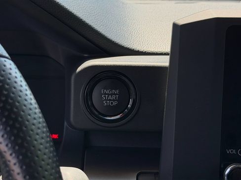 Certified 2026 Toyota Tacoma SR5 AWD/4WD image 17