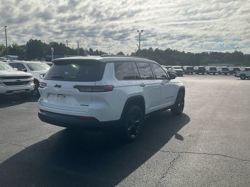Used 2022 Jeep Grand Cherokee L Limited w/ Black Appearance Package RWD image 5