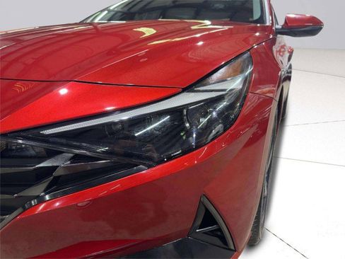 Used 2022 Hyundai Elantra Limited image 52