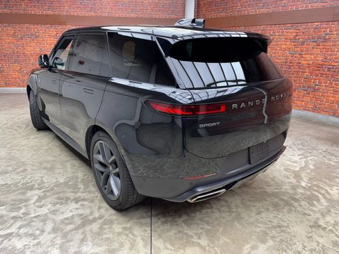 Used 2024 Land Rover Range Rover Sport SE AWD/4WD image 3
