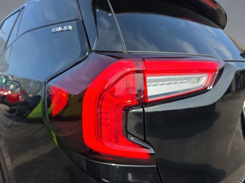 Used 2023 GMC Terrain SLE w/ Driver Convenience Package image 44