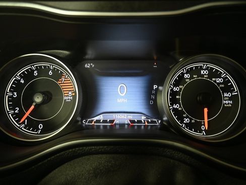 Used 2020 Jeep Cherokee Limited image 25