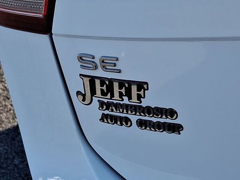 Certified 2022 Volkswagen Tiguan SE image 34