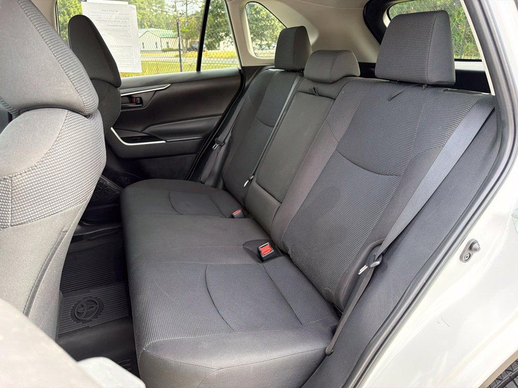 Used 2024 Toyota RAV4 LE AWD/4WD image 19
