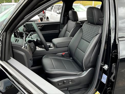 New 2025 GMC Sierra EV Denali image 9