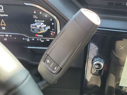 Used 2025 GMC Sierra 2500 AT4 w/ AT4 Premium Plus Package image 16