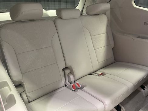 New 2026 Buick Enclave Avenir w/ Super Cruise Package FWD image 19