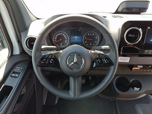 Used 2026 Mercedes-Benz Sprinter 2500 image 19