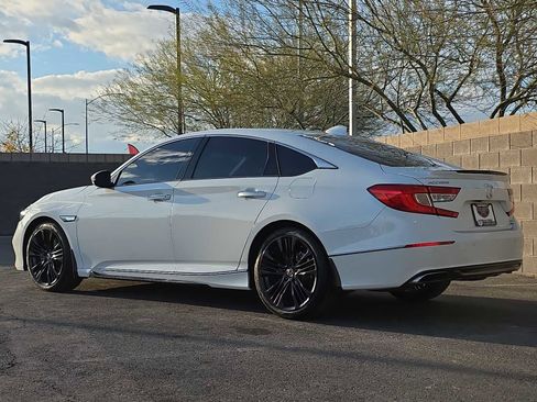 Used 2018 Honda Accord Touring image 7