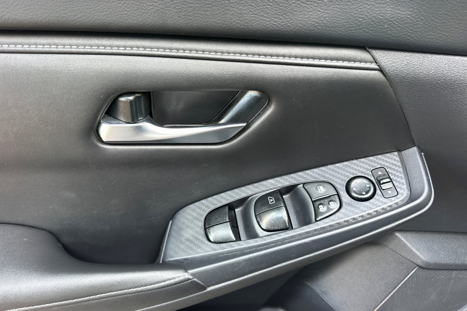 Used 2024 Nissan Sentra SV FWD image 10