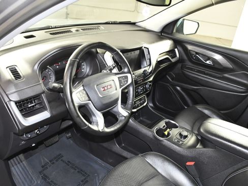 Used 2024 GMC Terrain SLT AWD/4WD image 2