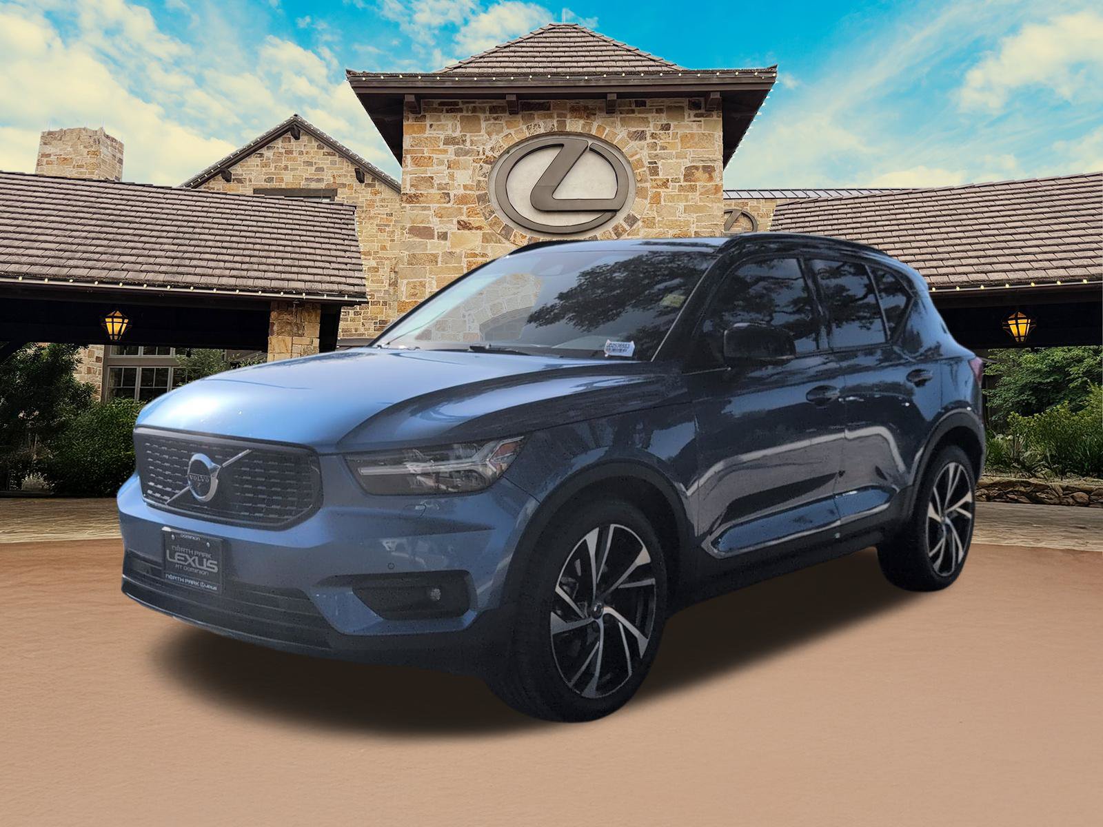 Used 2021 Volvo XC40 T5 R-Design w/ Protection Package AWD/4WD image 4