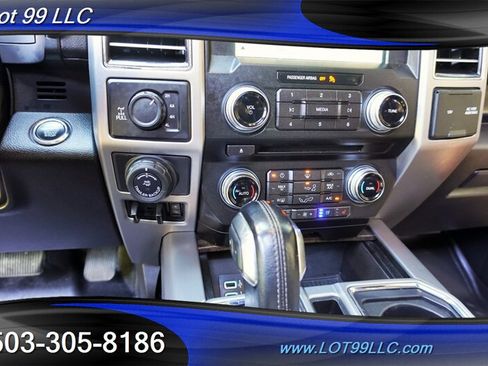 Used 2017 Ford F150 Platinum w/ Equipment Group 701A Luxury AWD/4WD image 26