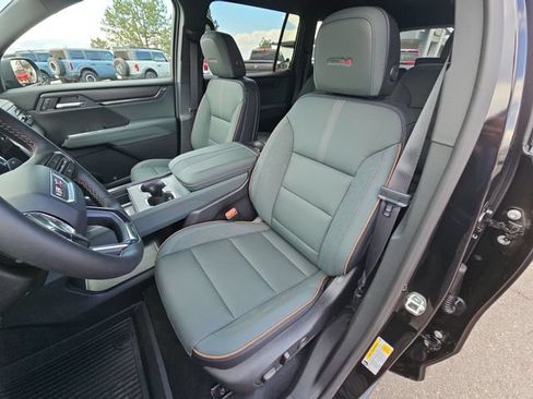 New 2026 GMC Acadia AT4 w/ LPO, Floor Liner Package AWD/4WD image 15