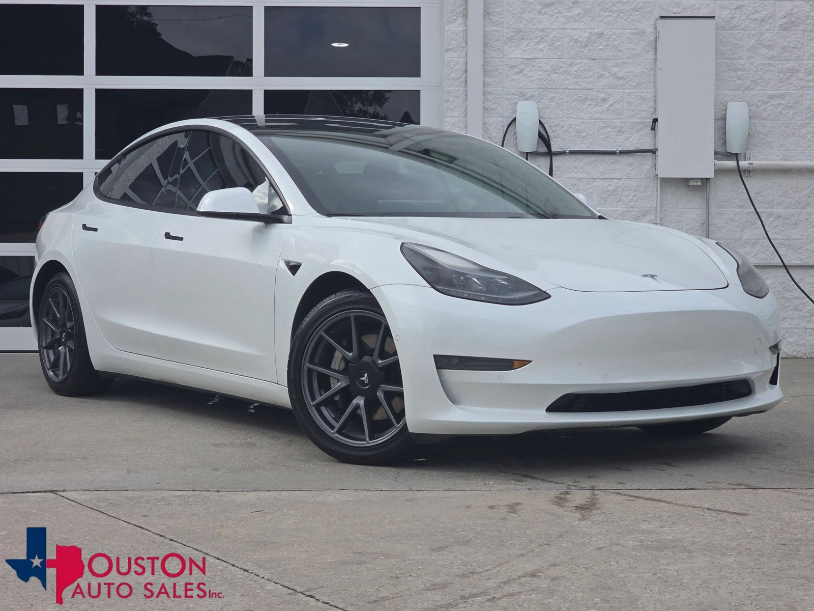 Used 2021 Tesla Model 3 Standard Range Plus RWD image 1