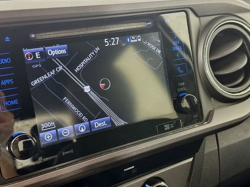 Used 2016 Toyota Tacoma TRD Sport w/ Towing Package image 13