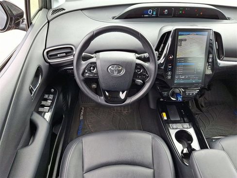 Used 2020 Toyota Prius Prime XLE image 12